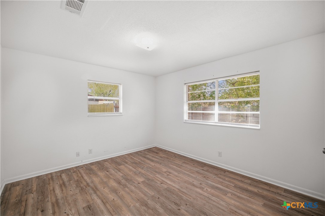 302 Brooks Road Property Photo 16