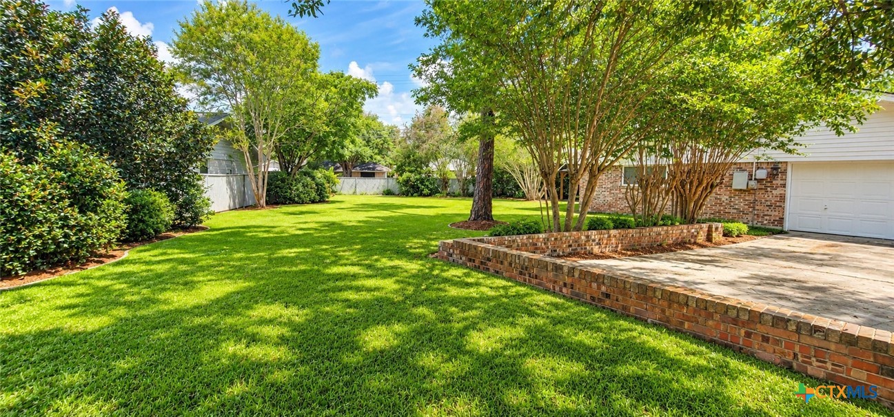 303 Milton Street Property Photo 4