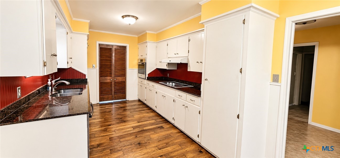 303 Milton Street Property Photo 14
