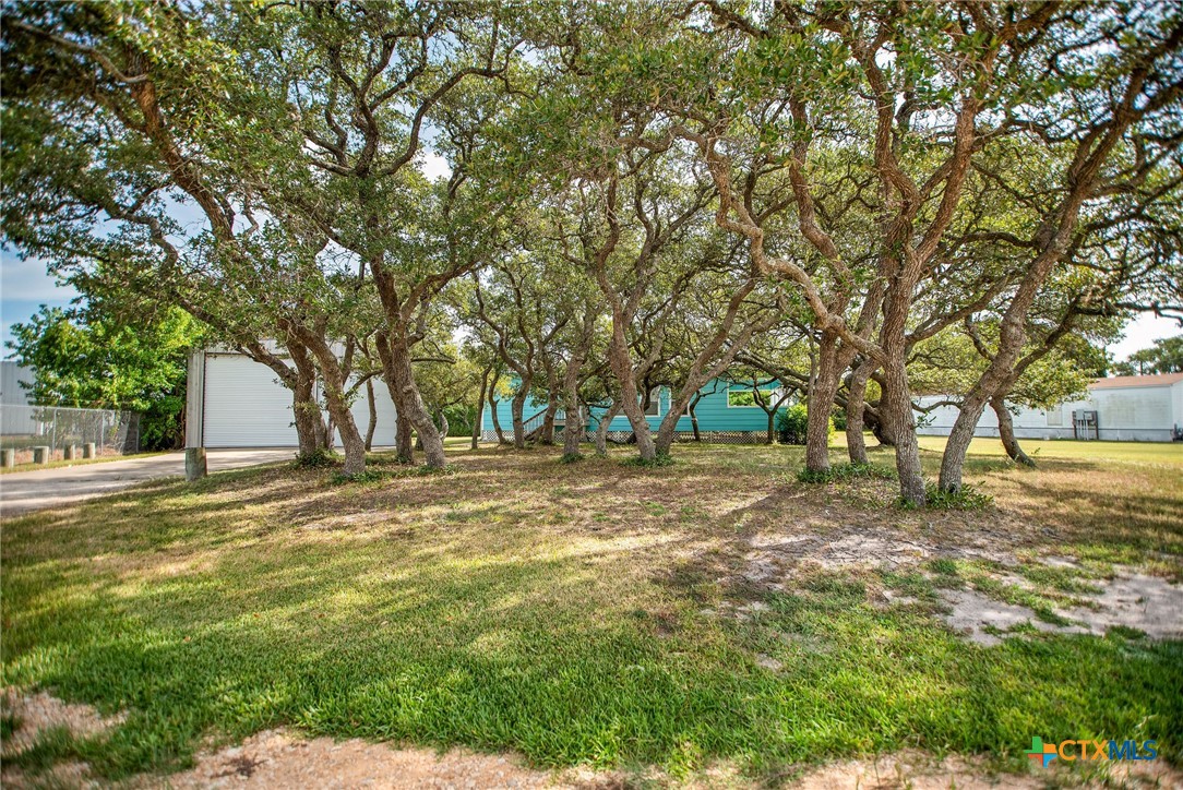 214 Elizabeth Lane Property Photo 5