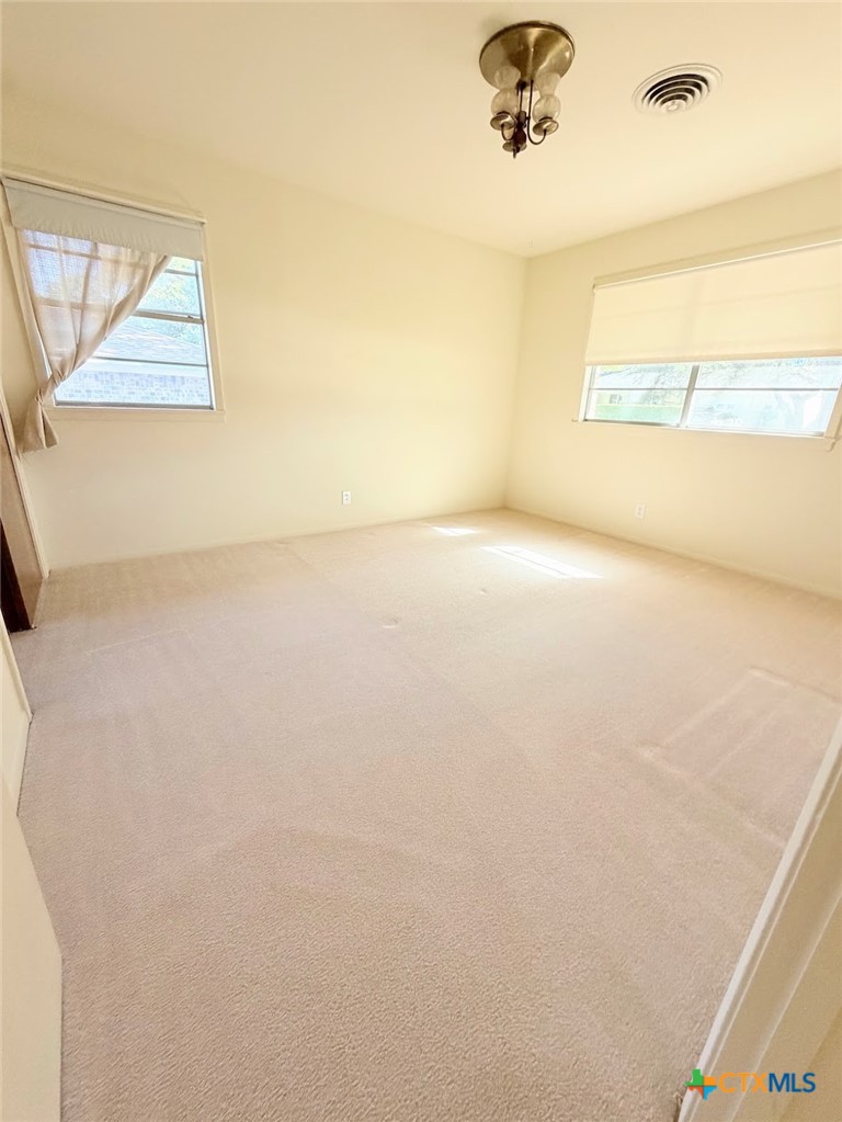 110 E Upshaw Avenue Property Photo 9