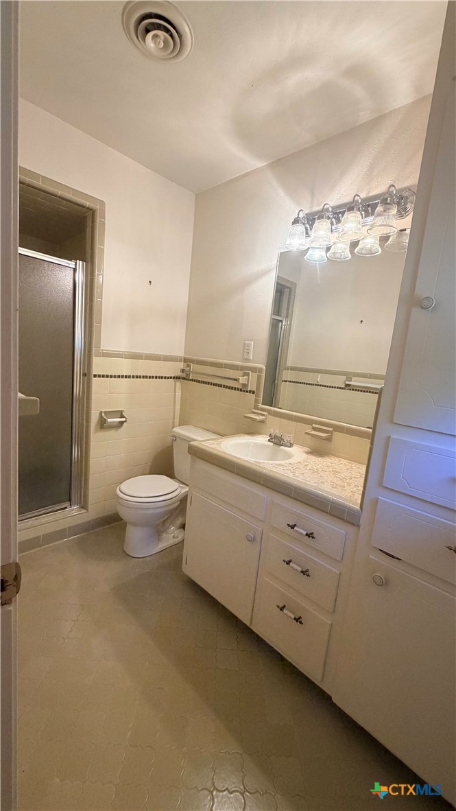 110 E Upshaw Avenue Property Photo 13
