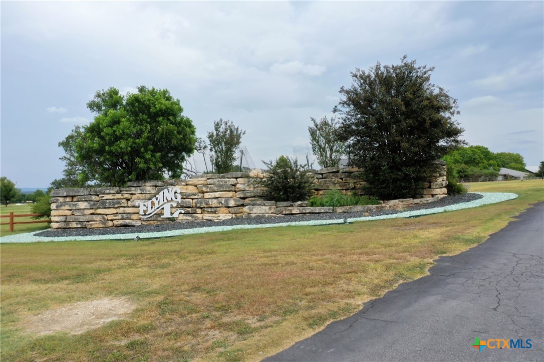 000 Tawny Oak Lot 24 Property Photo 1