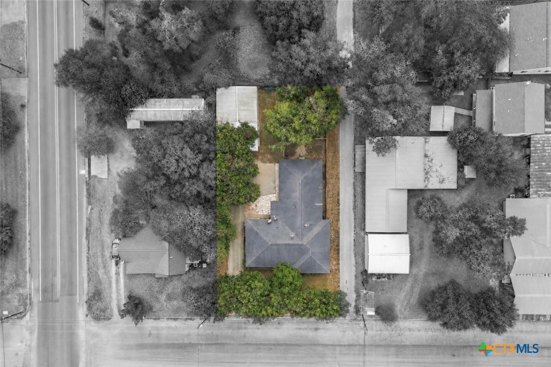 512 N Avenue F Property Photo 5