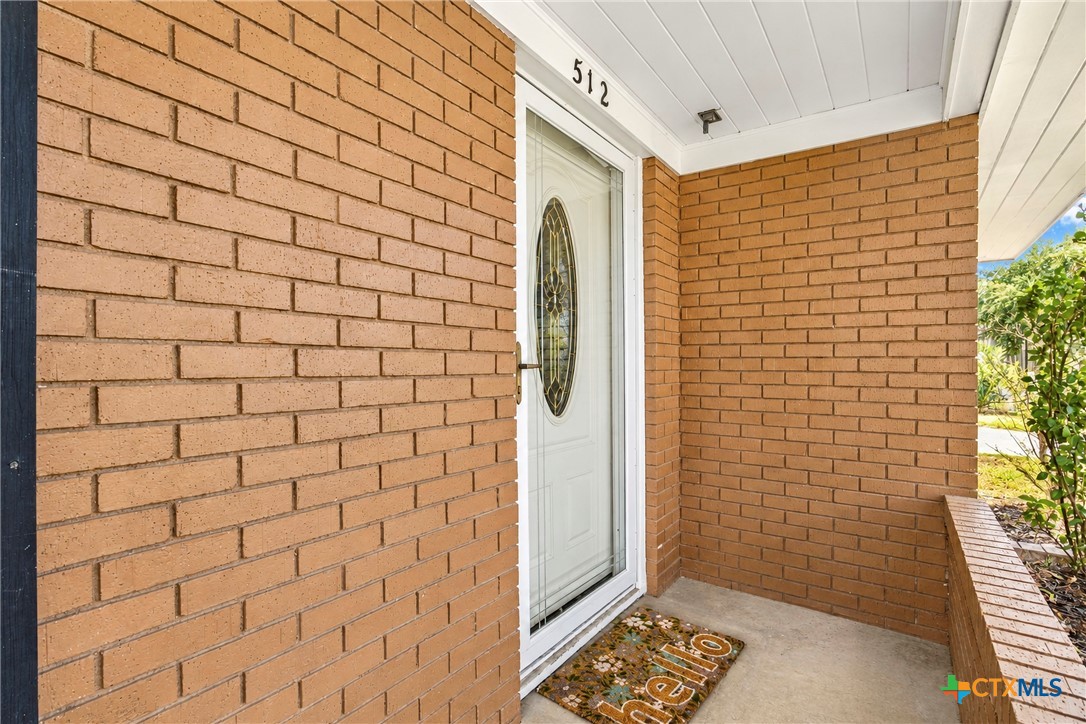 512 N Avenue F Property Photo 7