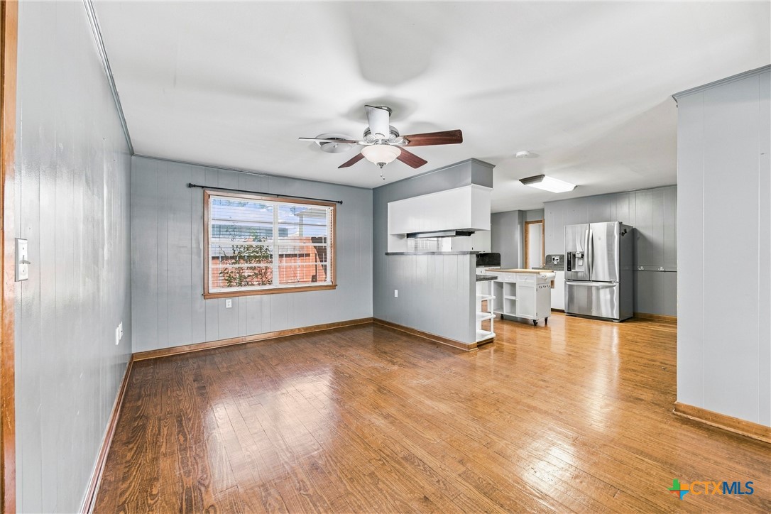 512 N Avenue F Property Photo 14