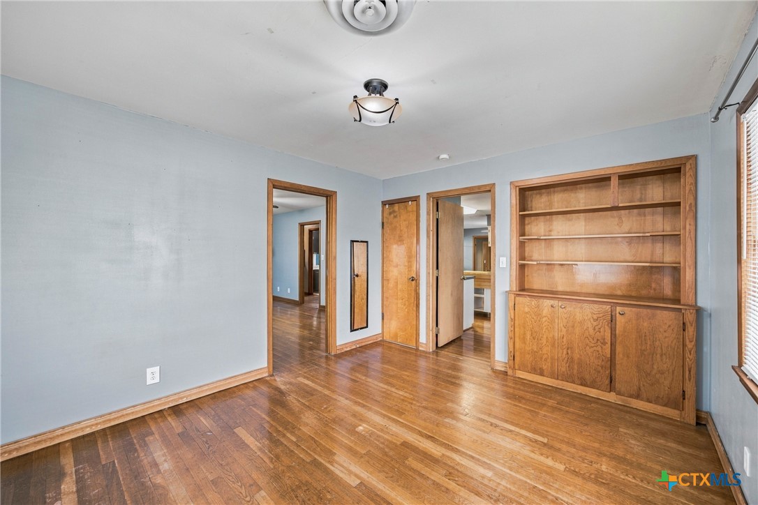 512 N Avenue F Property Photo 17