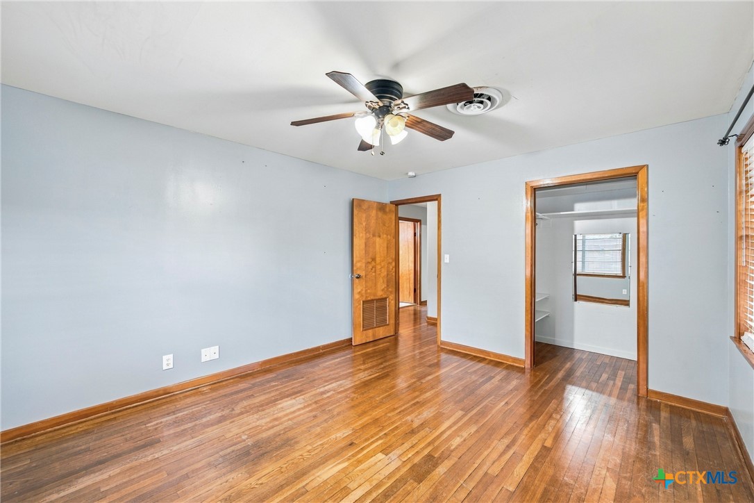 512 N Avenue F Property Photo 22