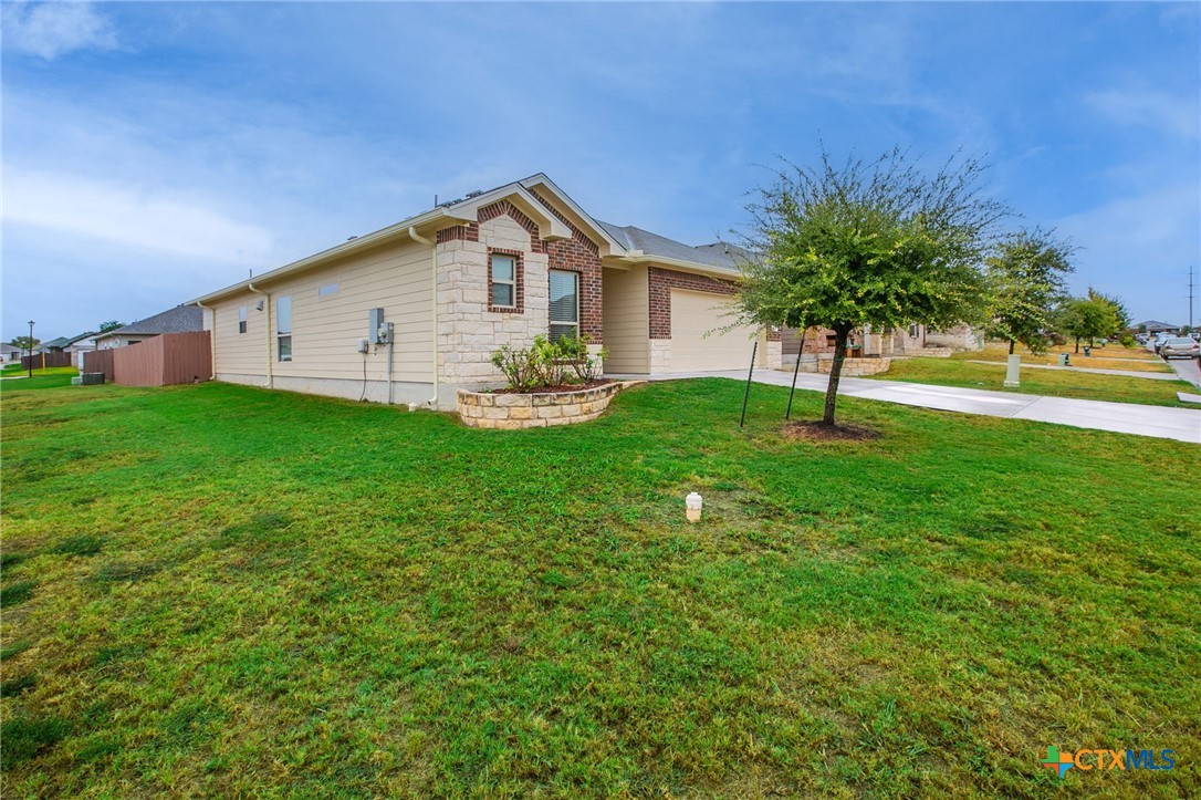 7916 Lee Hall Loop Property Photo 21