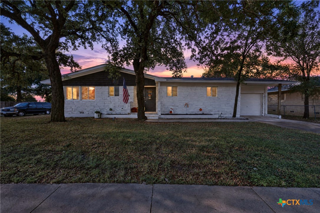 2501 Post Oak Avenue Property Photo 1