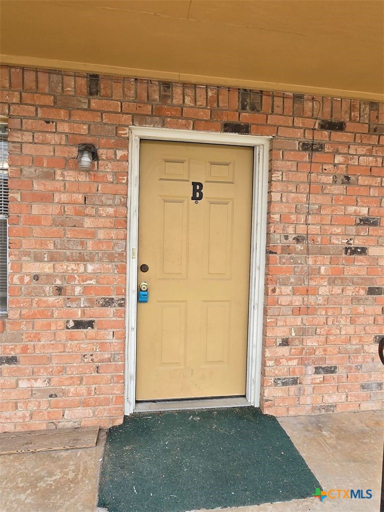 309 Sunset Lane B Property Photo 1
