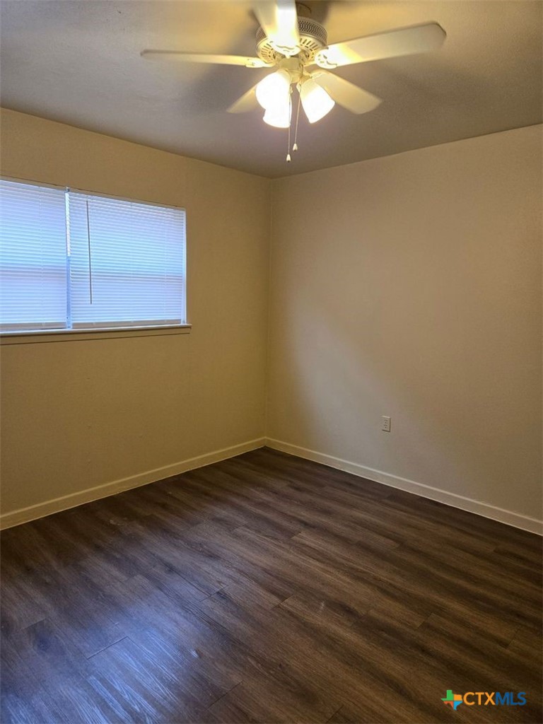 309 Sunset Lane B Property Photo 4