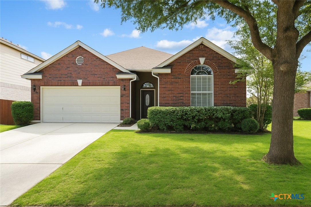 157 Crimson Tree Property Photo 1