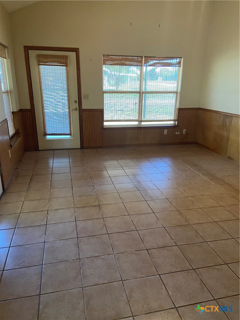 1479 Luker Road Property Photo 6