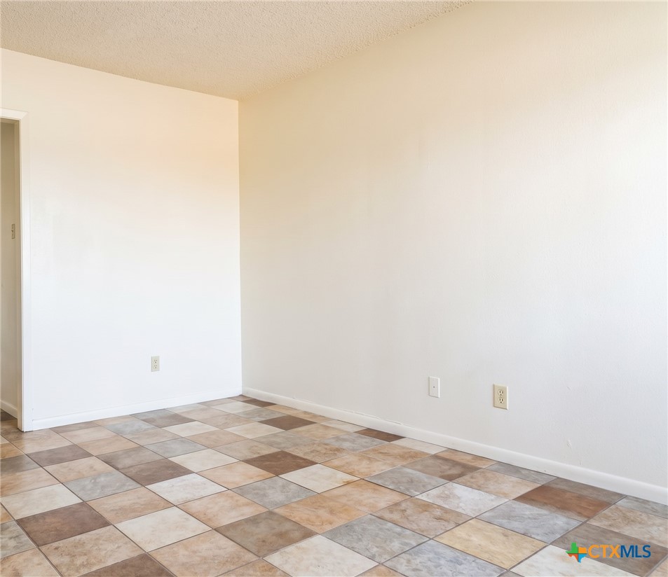 813 N 5th Street B Property Photo 2