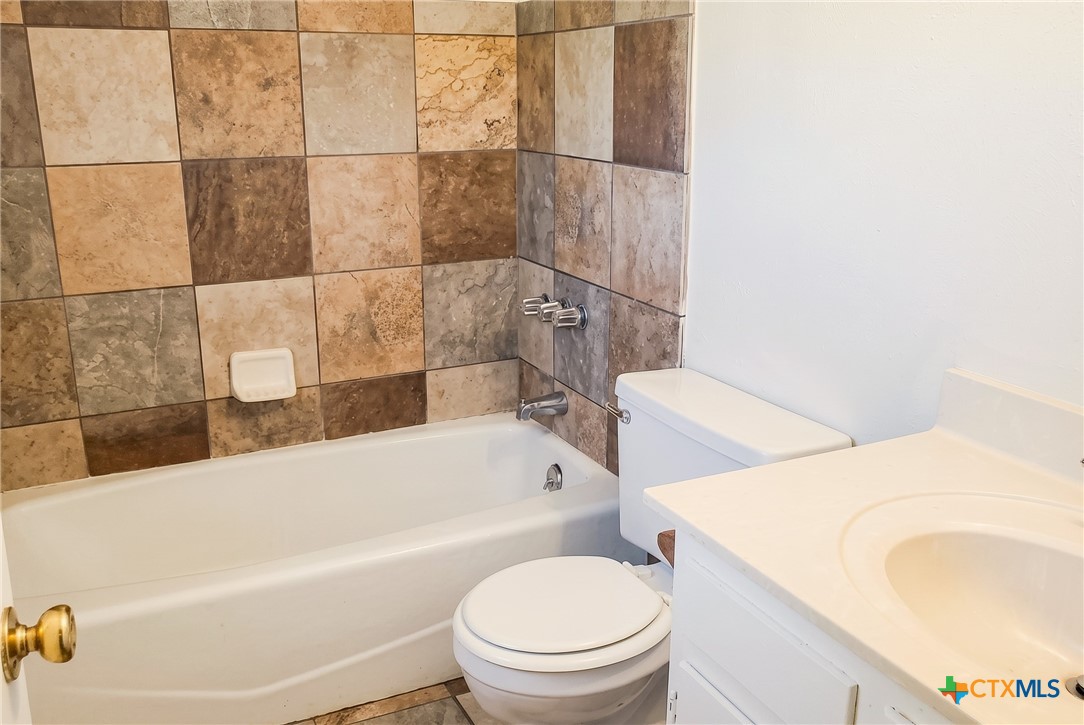 813 N 5th Street B Property Photo 12