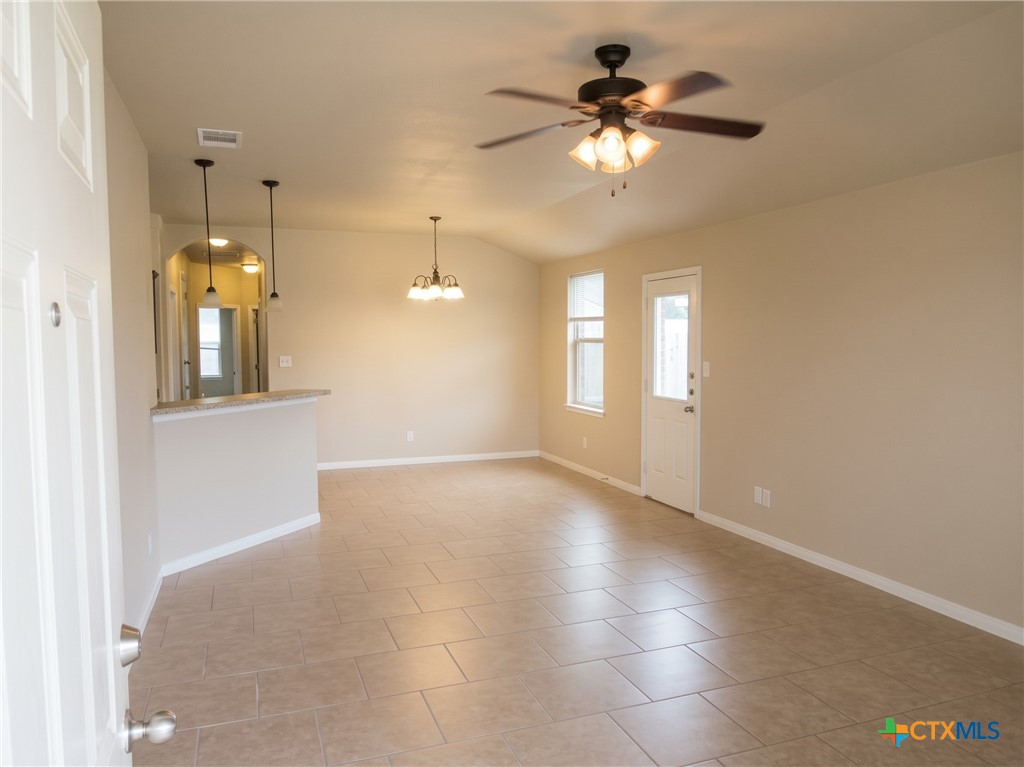 4508 Cambridge Drive B Property Photo 3
