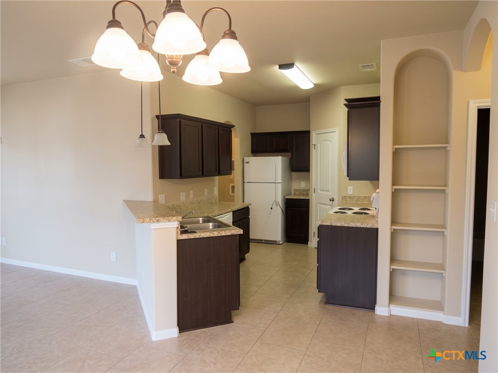 4508 Cambridge Drive B Property Photo 4