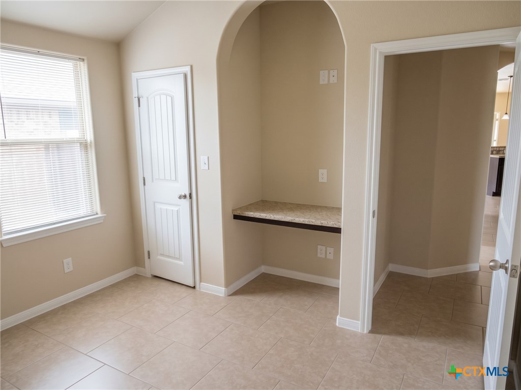 4508 Cambridge Drive B Property Photo 9
