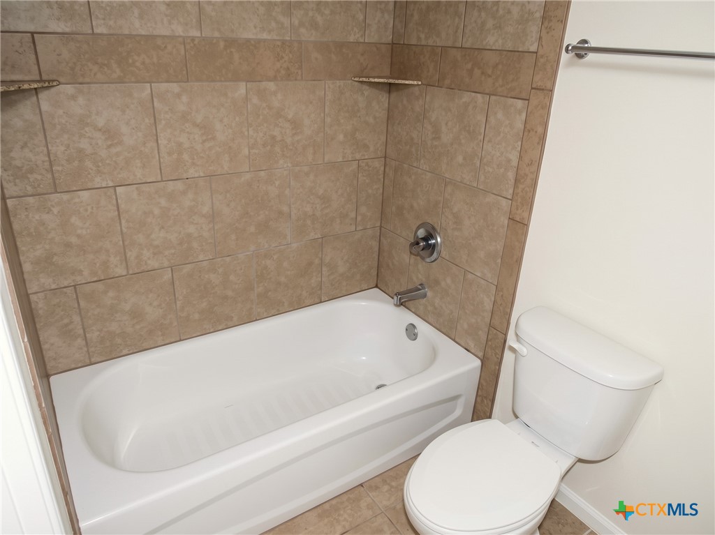 4508 Cambridge Drive B Property Photo 17