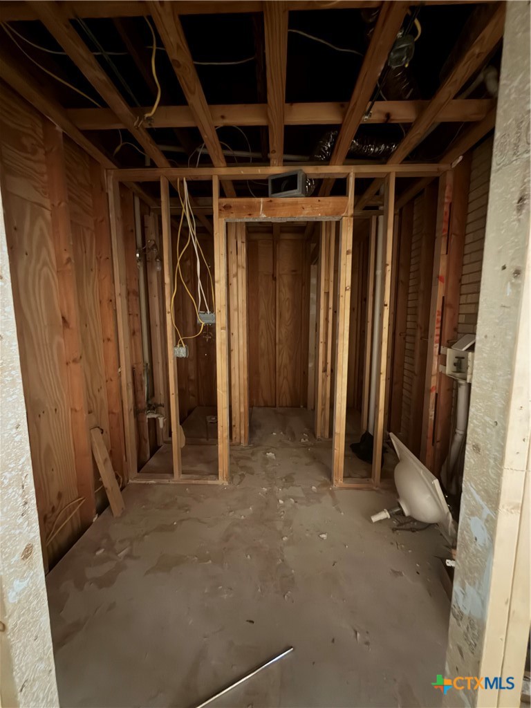 302 3rd St Property Photo 10