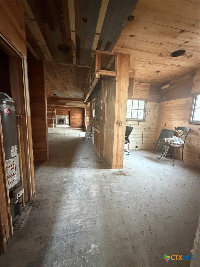 302 3rd St Property Photo 12
