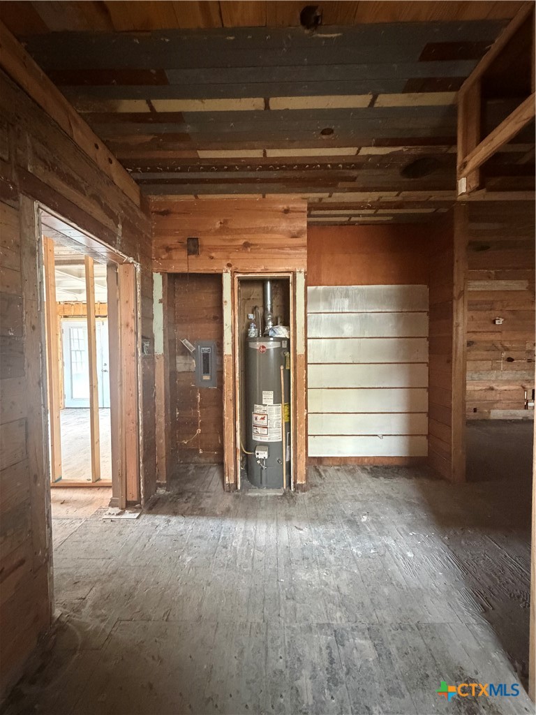 302 3rd St Property Photo 13