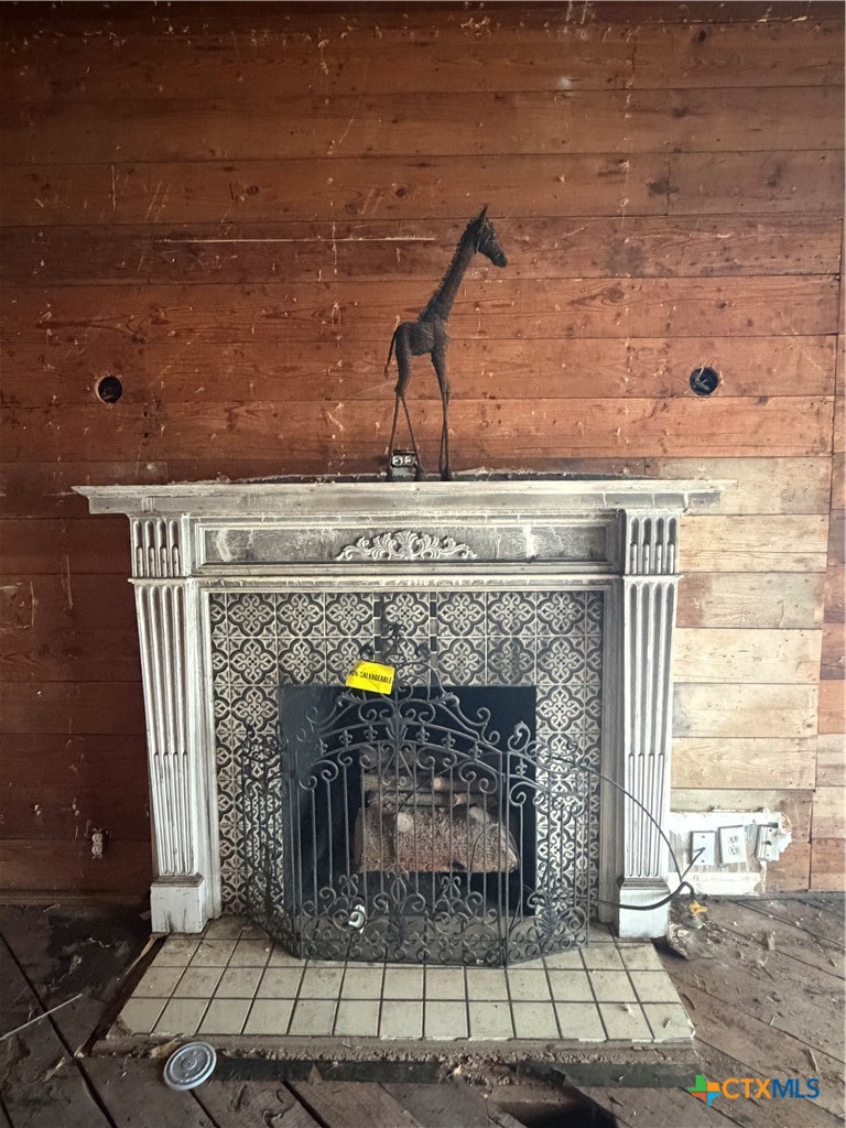 302 3rd St Property Photo 14