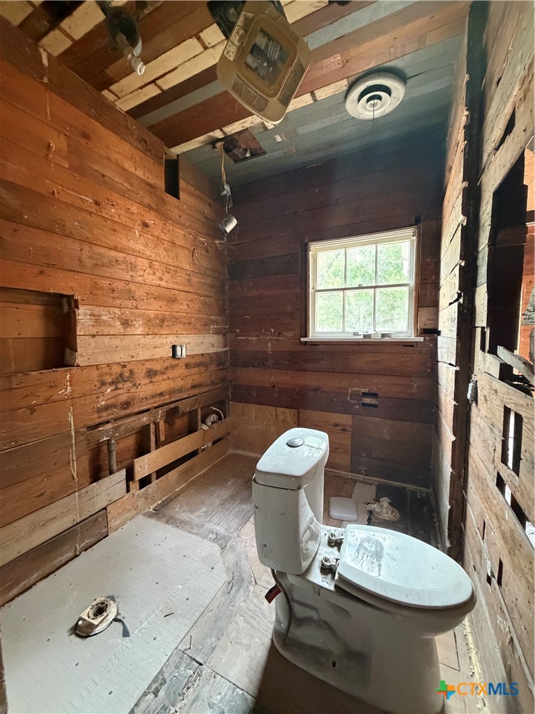 302 3rd St Property Photo 21