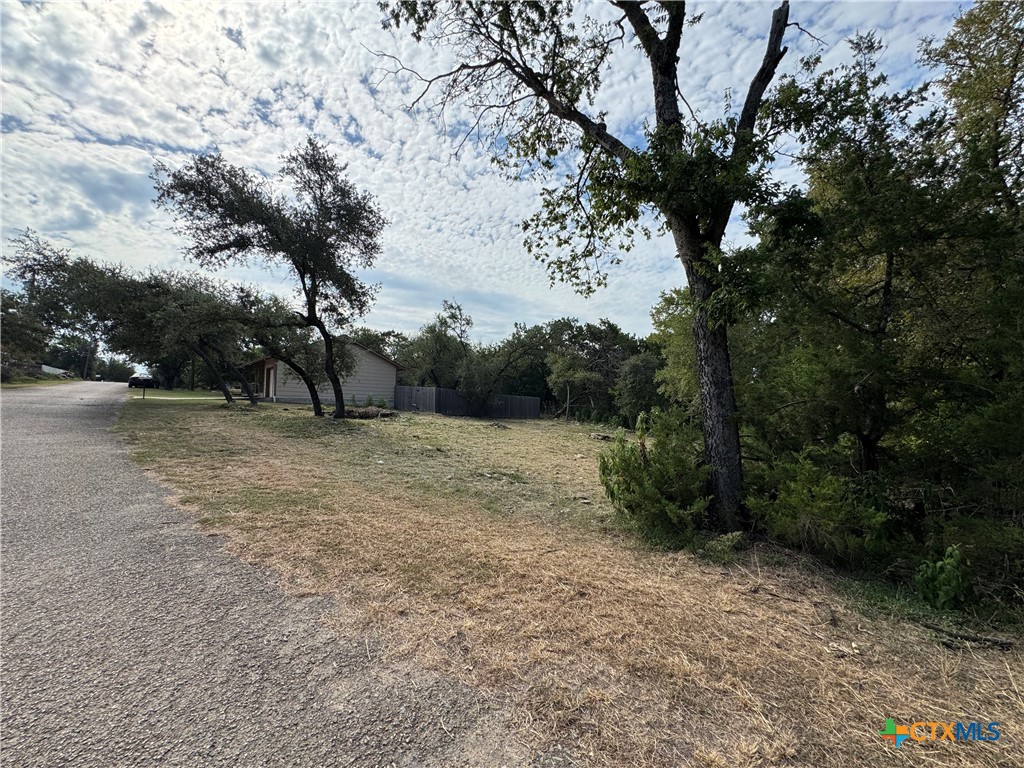 17 Cliffside Circle Property Photo 4