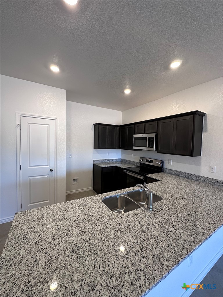 1214 Lehmann Drive B Property Photo 8