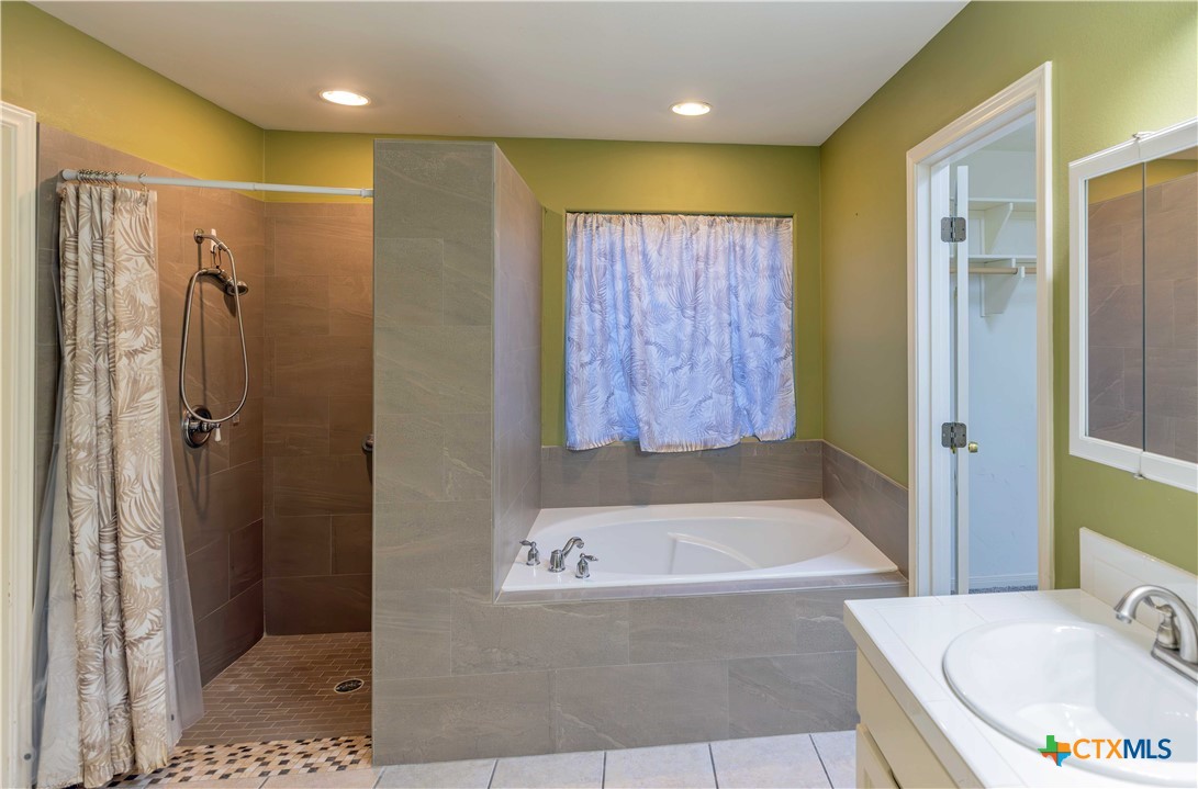305 Waterstone Property Photo 18