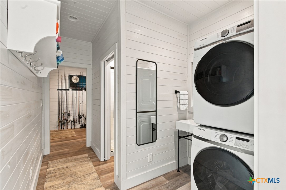 349 N Byers Street Property Photo 20
