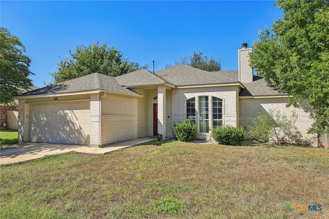 610 Sabine Circle Property Photo 2