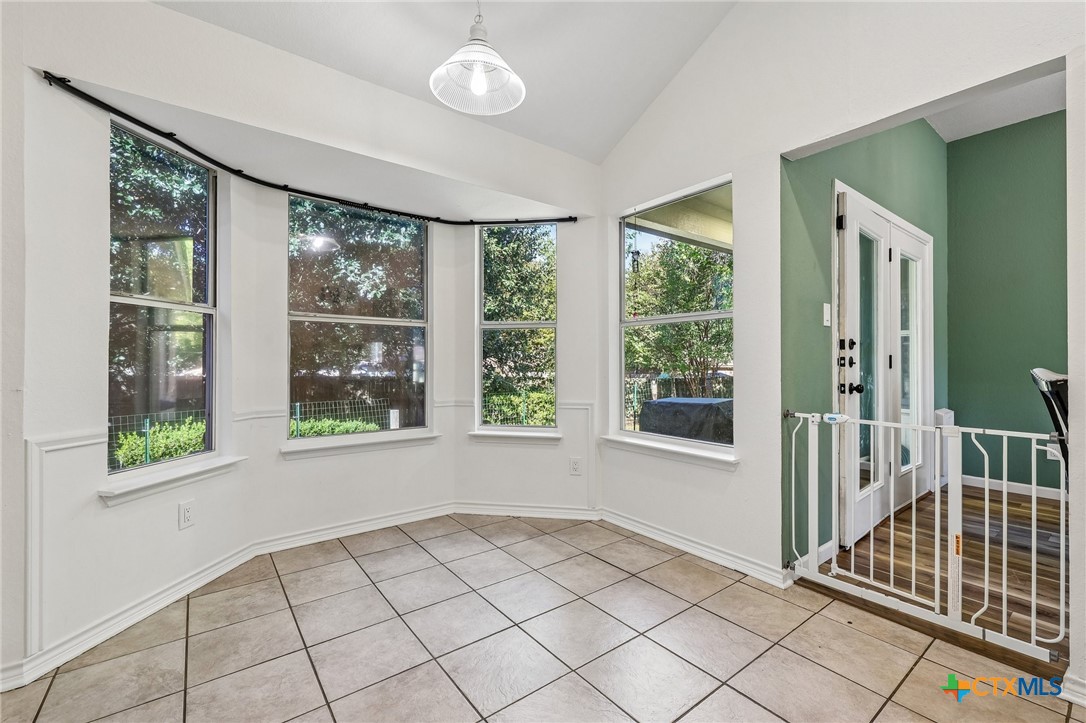 610 Sabine Circle Property Photo 3