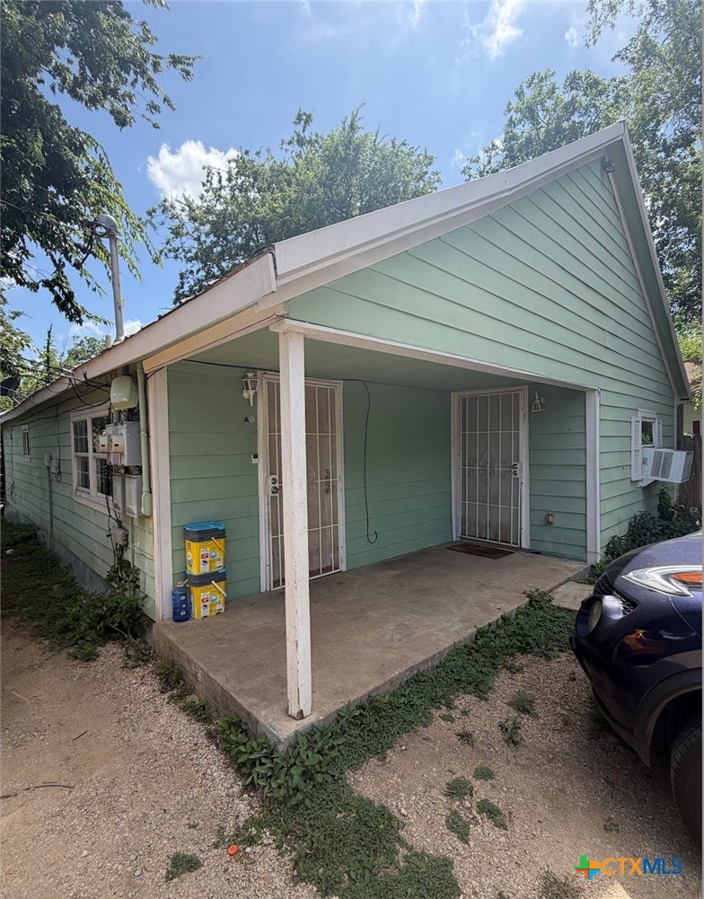 526 W Avenue C Property Photo 2