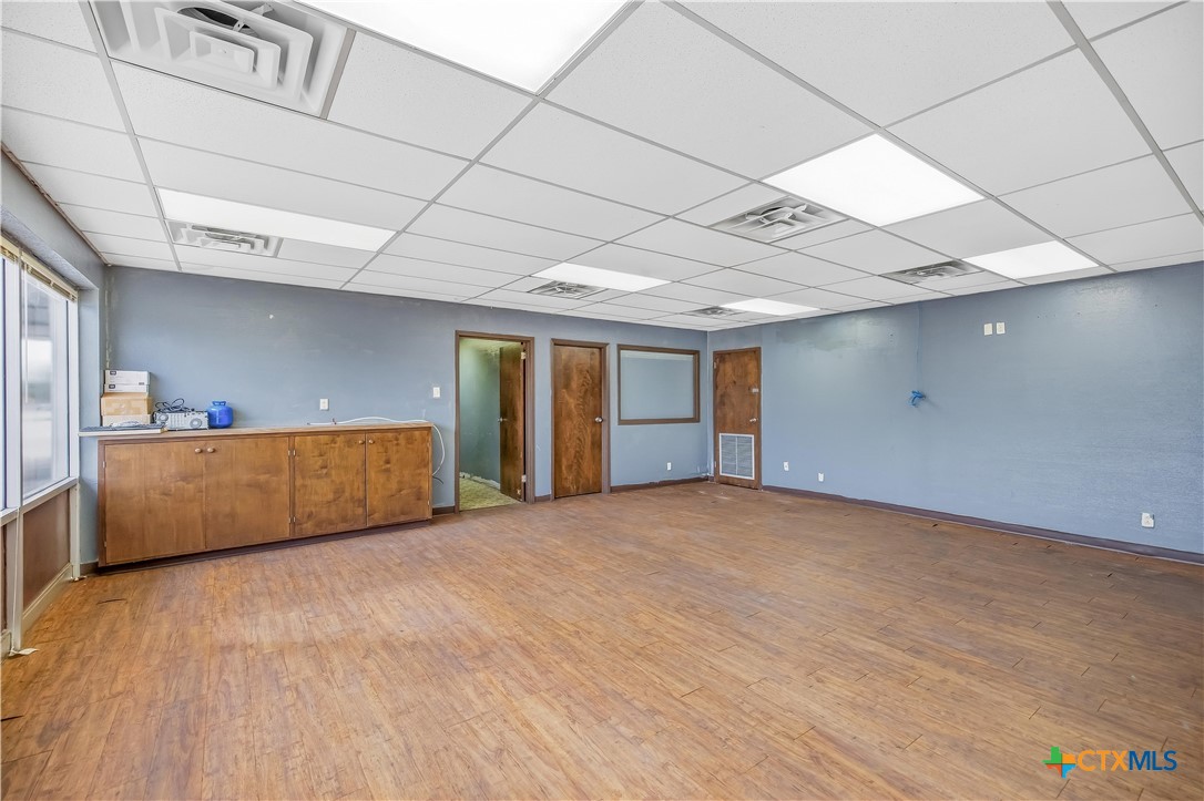 1301 E North Street Property Photo 12