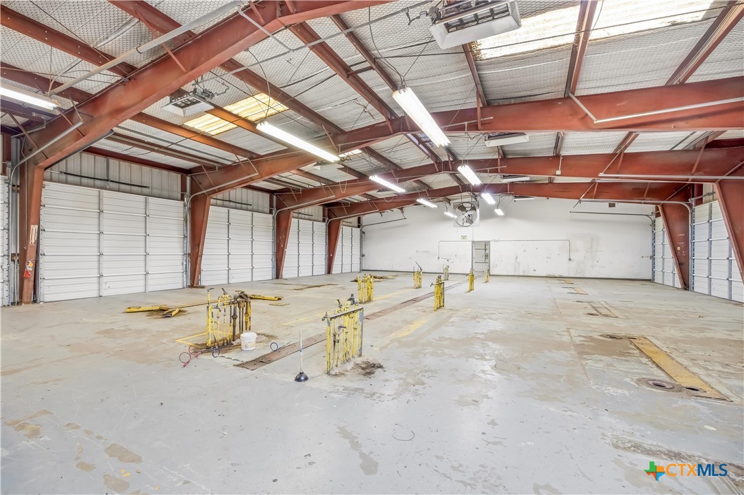 1301 E North Street Property Photo 17