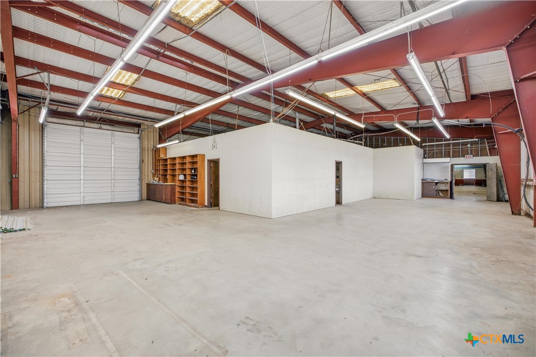 1301 E North Street Property Photo 26