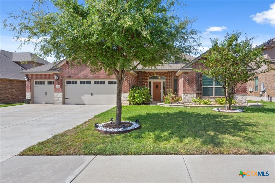 2305 Grosseto Court Property Photo 1