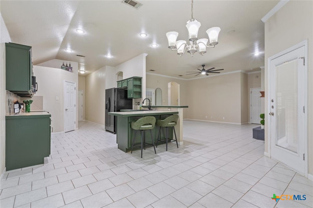 2001 Stonehenge Drive Property Photo 6