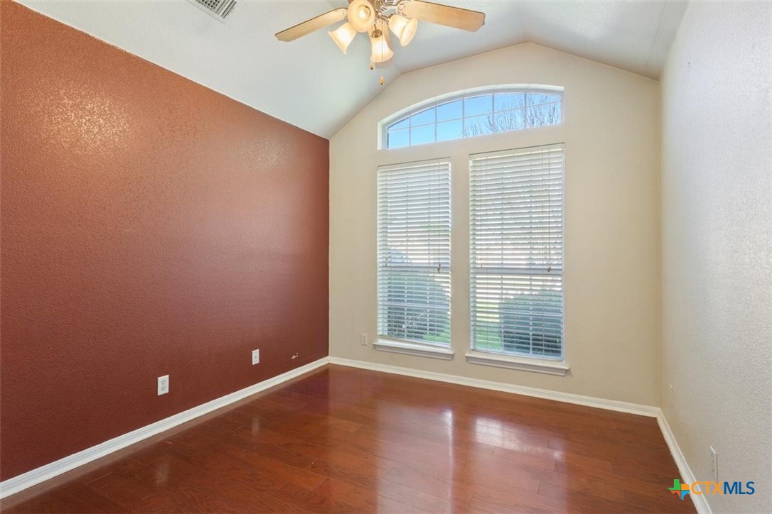 2001 Stonehenge Drive Property Photo 11
