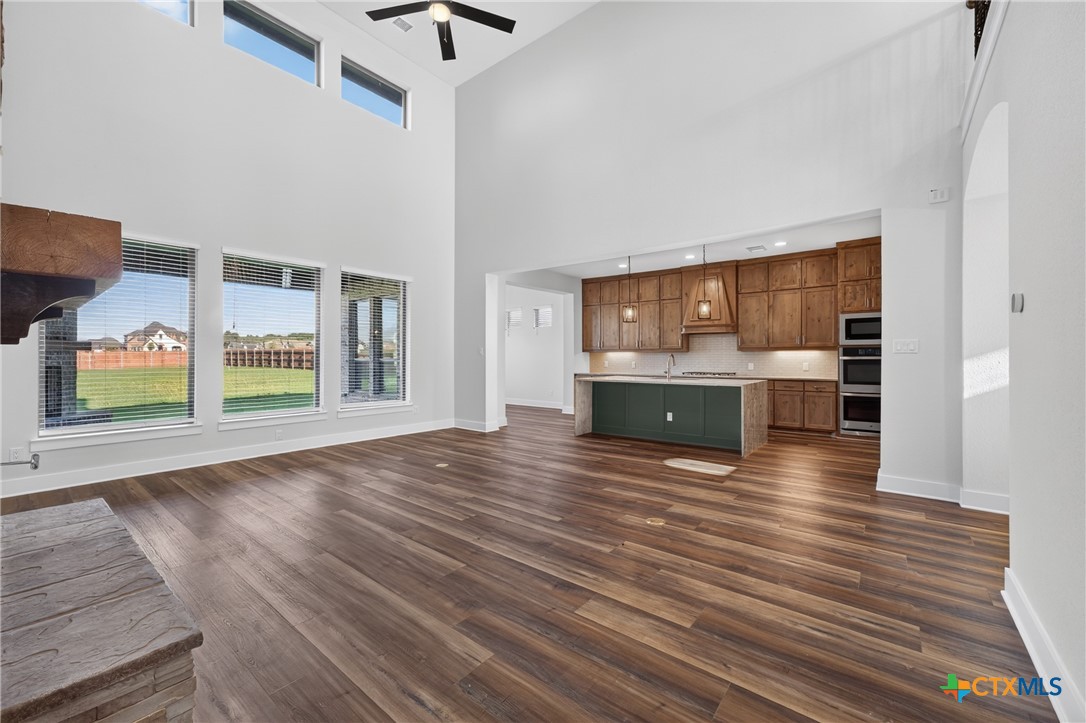 6910 Ben Houston Court Property Photo 12