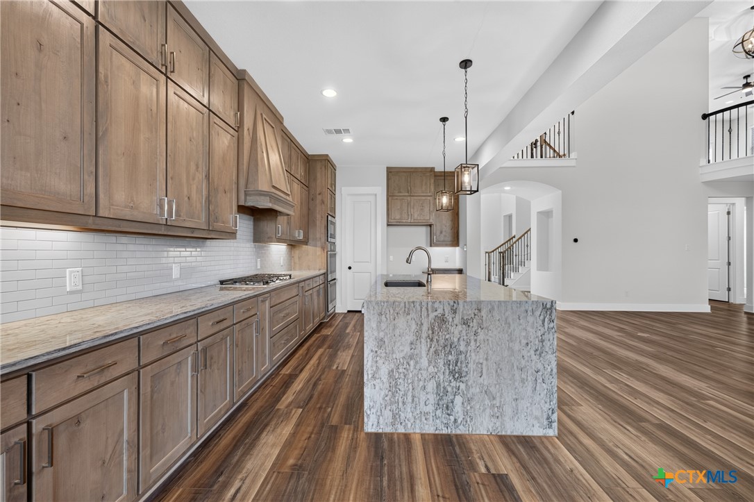 6910 Ben Houston Court Property Photo 18