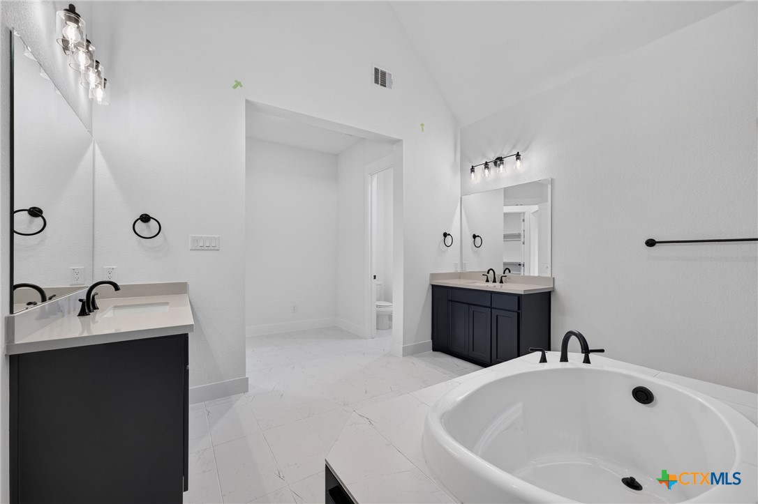 6910 Ben Houston Court Property Photo 32