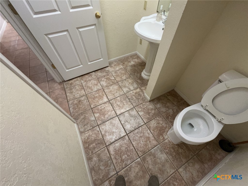 806 S Main Street B Property Photo 7