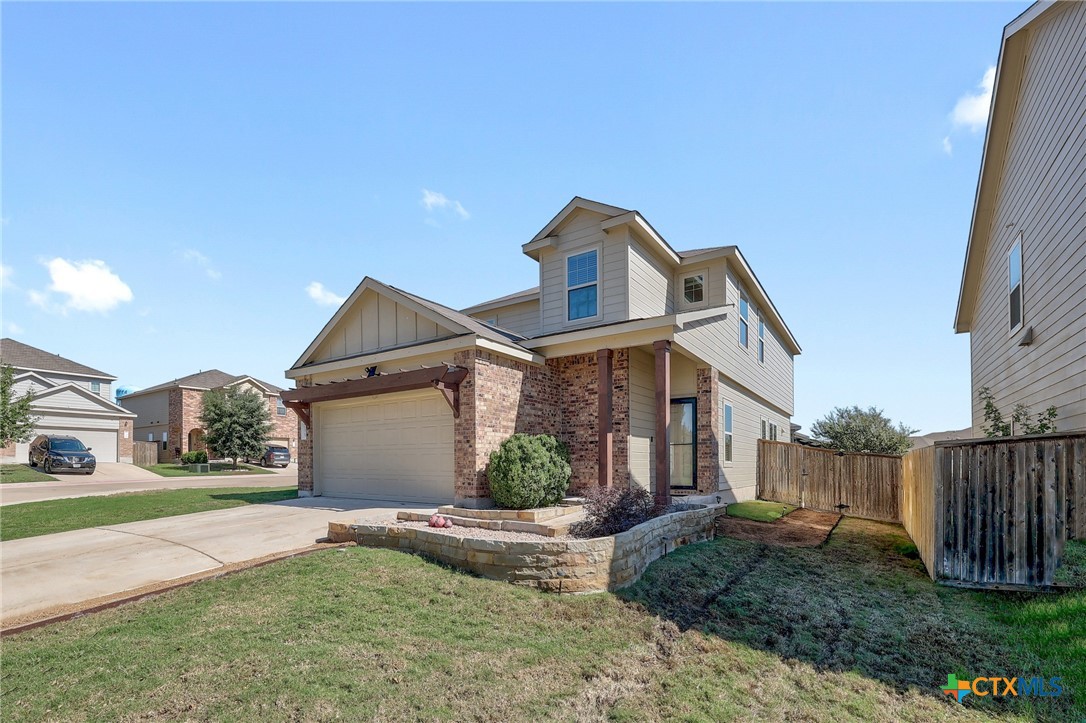 735 Circle Way Property Photo 1