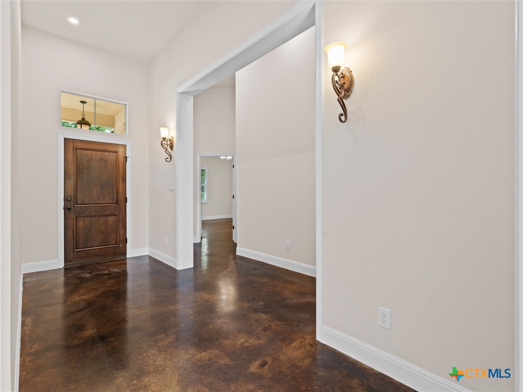 423 Elmwood Drive Property Photo 3