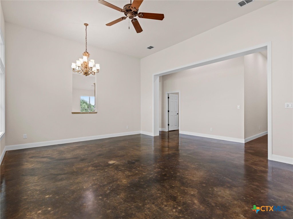 423 Elmwood Drive Property Photo 9