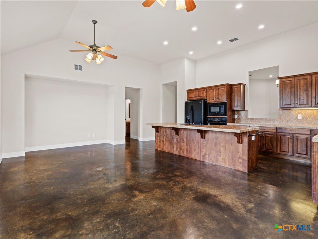 423 Elmwood Drive Property Photo 14